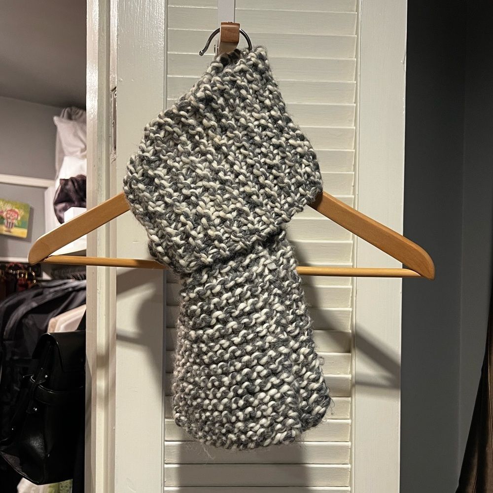 Chunky Knit Gray Scarf